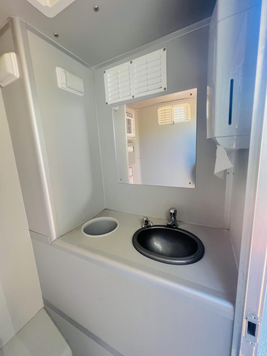 VIP 2 Stall Restroom Trailer - Image 3