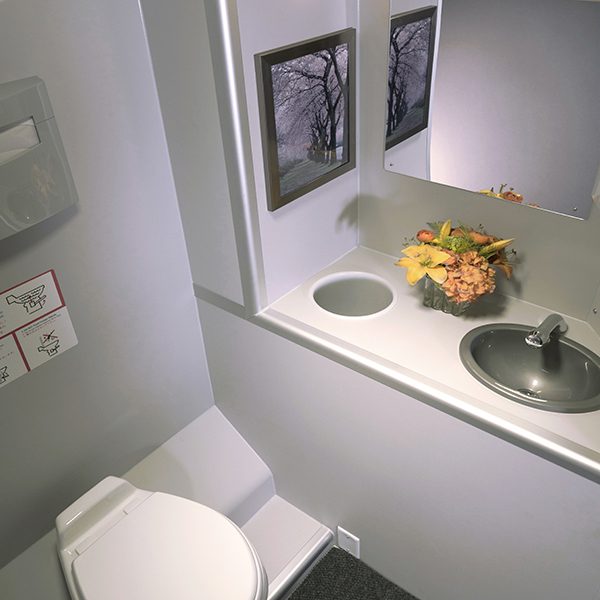 VIP 2 Stall Restroom Trailer - Image 7