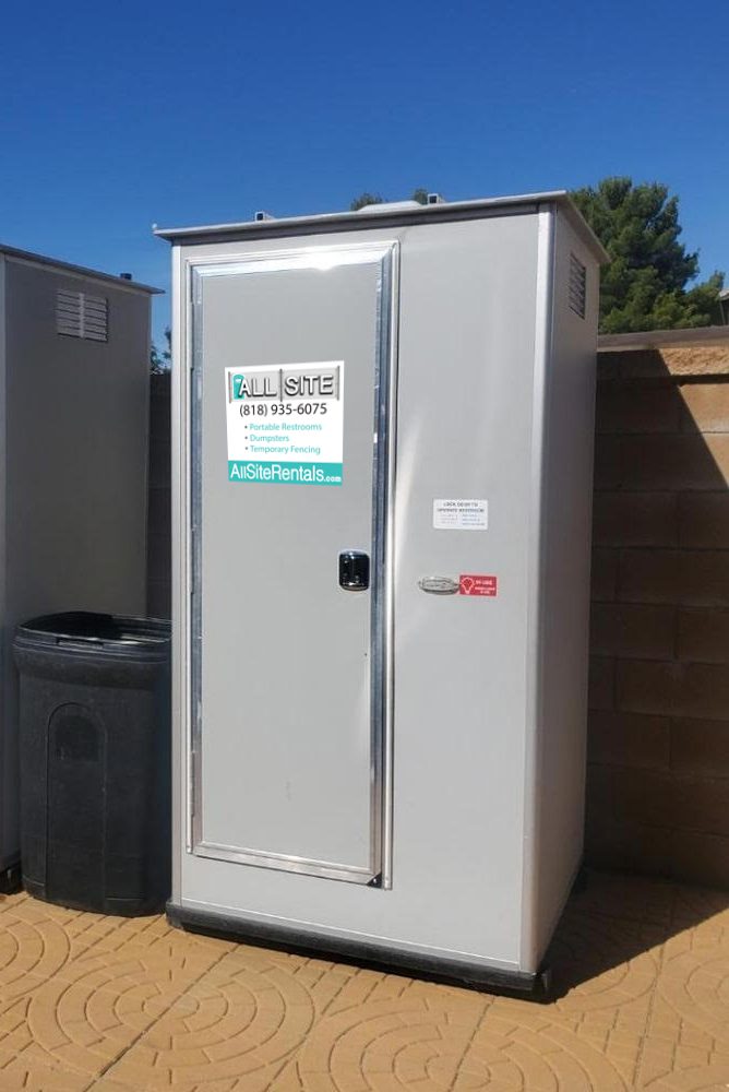 VIP Single Stall Restroom On Trailer - Image 3