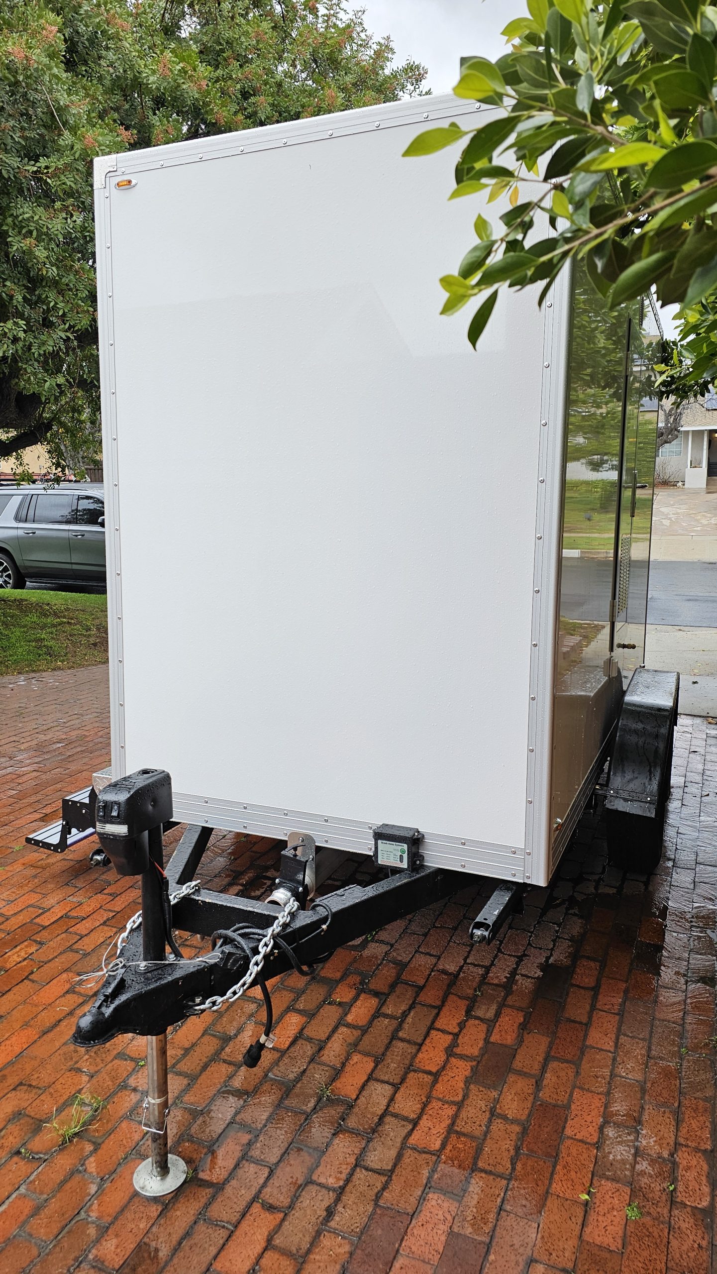 Ultra Luxury 2 Stall Restroom Trailer - Image 5